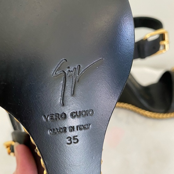 Authentic Giuseppe Zanotti leather wedges, never been used - Picture 4 of 9